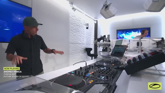 Andrea Ribeca - A State Of Trance Episode 1073 Guest Mix смотреть онлайн