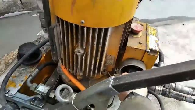 Алмазное бурение 12 отверстий диаметром пол метра