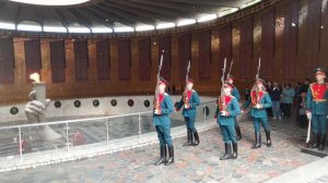 Мамаев Курган Родина Мать Смена Почётного Караула в Пантеоне Славы Волгоград, исходник