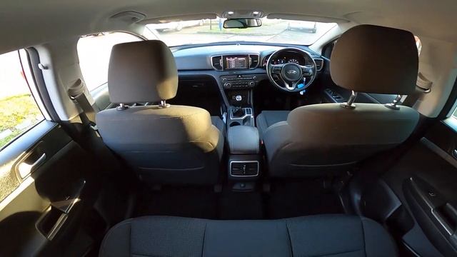 Kia Sportage 1.7 CRDi 2 at Mantles Kia Royston смотреть онлайн