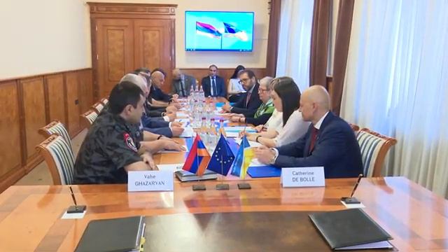 🇦🇲 🇪🇺 Исполнительный директор Европола Катрин де Болль и глава МВД Армении Ваге Казарян։