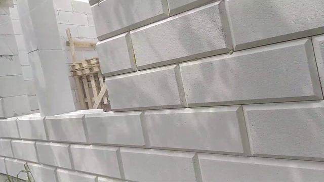 Газоблок со снятой фаской.