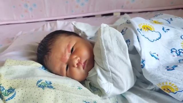 первый день дома после выписки с роддома! смотреть онлайн