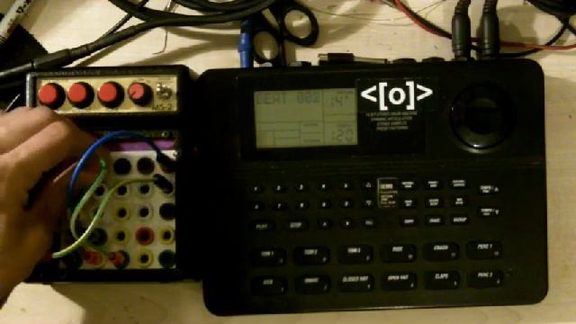 Circuit Bent Alesis SR-16 Drum machine by Psychiceyeclix смотреть онлайн