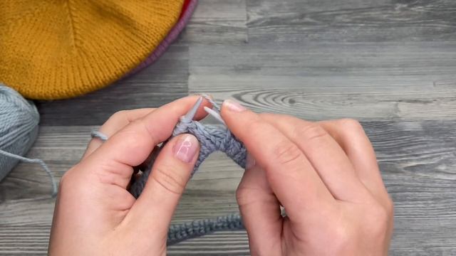 МК / Как связать простой берет спицами / Берет "Простачок" смотреть онлайн