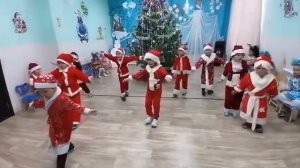 танец мальчиков  на новый год в ДОУ
