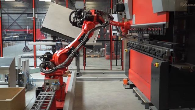 ACFRI-NOUVELLE USINE /NEW FACTORY смотреть онлайн