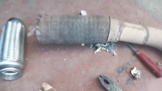 Как заменить гофру на глушителе Ланоса . (быстро) смотреть онлайн