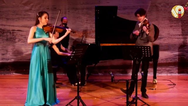 Alexandra Cooreman, Leon Blekh & Katsura Mizumoto play "Gavotte" from Shostakovich Five Pieces. смотреть онлайн