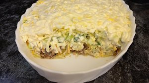 Салат рыбный слоеный