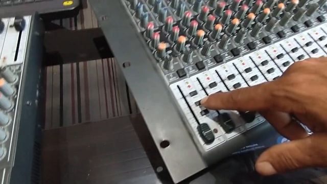 Behringer Xenyx X1832 usb смотреть онлайн