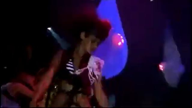 люди танцуют.mp4 смотреть онлайн