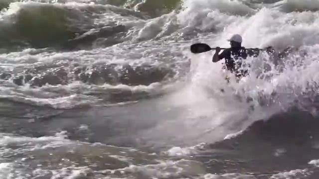 Uganda In My Carbon GuiGui Prod Kayak смотреть онлайн