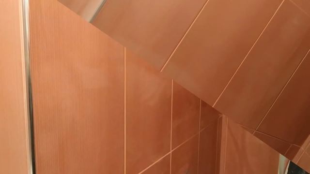 Интересные ДизайнерСкие Решения при ремонте ванных комнат СовмеЩенной с Туалетом смотреть онлайн