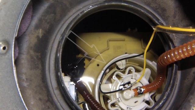 How to Replace the fuel pump on a VW Passat 2000 to 2005 смотреть онлайн