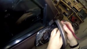 Как снять наружный пластик/заменить лампочку поворотника зеркала заднего вида KIA Ceed 2010-2012