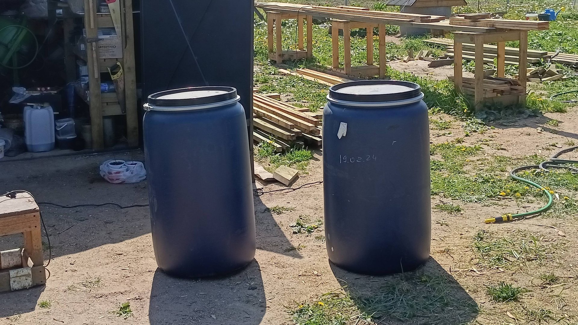 Бочки для полива и работа на крыше смотреть онлайн