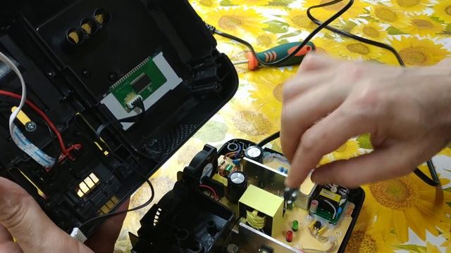 ДОРАБОТКА ЗАРЯДНОГО УСТРОЙСТВА 18 ВОЛЬТ 6*5 АМПЕР, С АЛИЭКСПРЕСС. смотреть онлайн