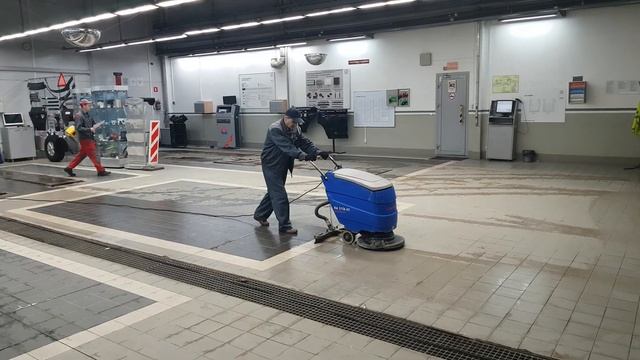 Уборка ремзоны автосалона смотреть онлайн