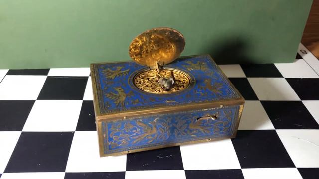 Механическая музыкальная шкатулка з поющей птичкой. Вторая половина 19 века. Шкатулка в эмалях. смотреть онлайн