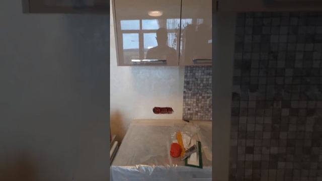 Укладка мозаики фартука