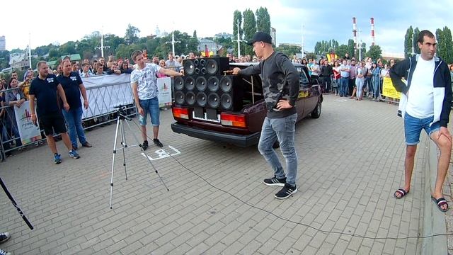 ГРОМКИЙ ТЫЛ ВАЗ 2107 | LFest соревнования по АВТОЗВУКУ LFest 2k18 смотреть онлайн