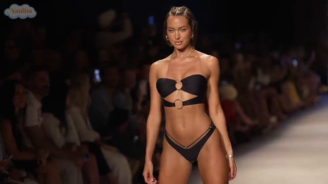 Девушка в бикини🪴 смотреть онлайн