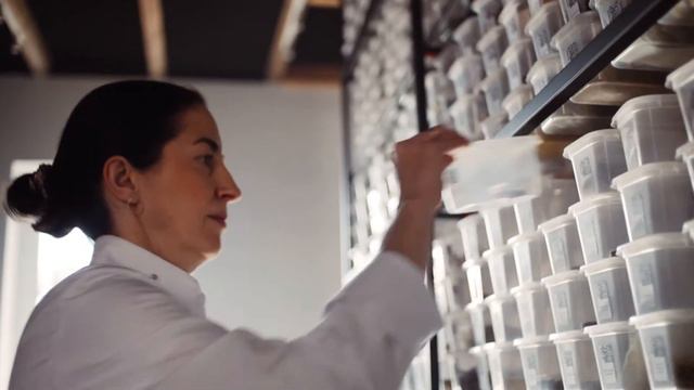 Lay's Gourmet® y Elena Arzak se unen para hacer del aperitivo una experiencia gastronómica única смотреть онлайн
