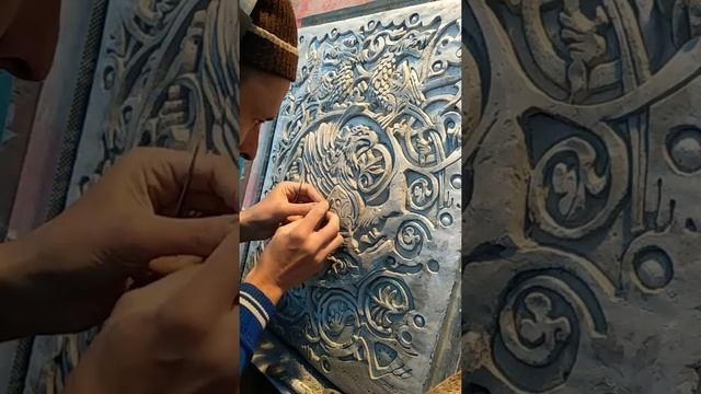 горельеф "Огненный грифон " смотреть онлайн