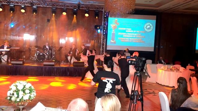 МЕДЛЕННЫЙ ФОКСТРОТ, ТАНЦЕВАЛЬНЫЙ КОЛЛЕКТИВ "ИДЕАЛ" смотреть онлайн