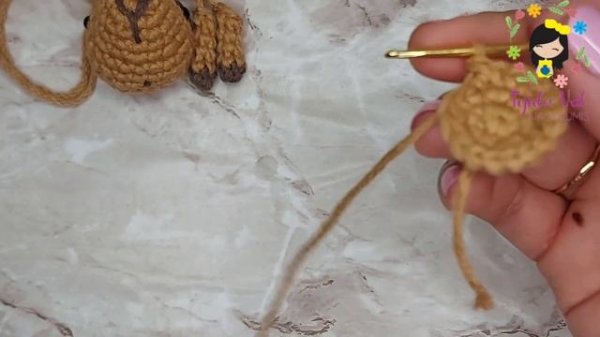 Mini Capibara/ Llavero Capibara a crochet// Carpincho amigurumi// Tejidos Val