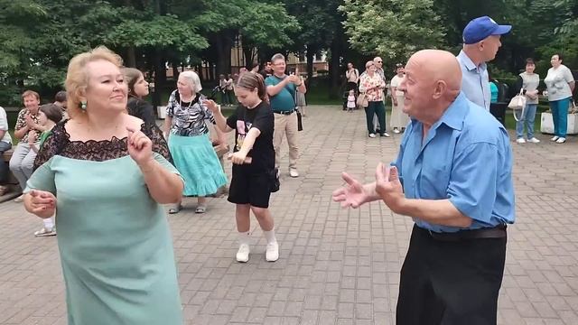 2.07.23г..."И снова ЛЕТО начинается"...в Гомельском парке... смотреть онлайн