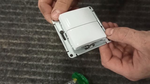 Выключатель двухклавишный скрытый SCHNEIDER ELECTRIC Glossa Видеоотзыв (обзор) Антона смотреть онлайн