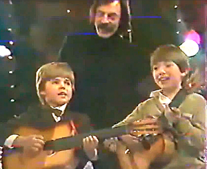 "Почему вы пишите такие несерьезные песни, динозаврики какие-то?"