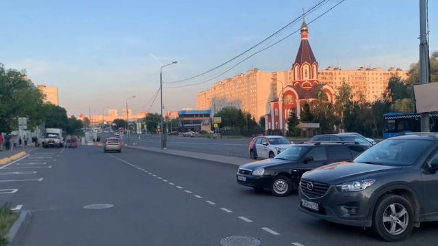 Прогулка по Краснодарской улице от Метро Люблино до Белореченской улицы, г. Москва, 02.07.2023 смотреть онлайн