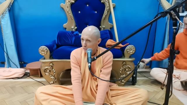 Бхактисиддханта Сарасвати Тхакур громит сахаджия | Настройка на день | БАКГМ смотреть онлайн