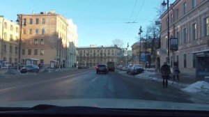 Проезд перекрестка по сигналам светофора.