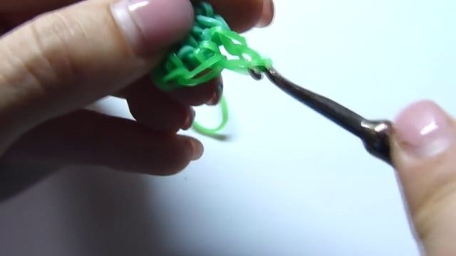 3D Свинья техникой лумигуруми из резинок Rainbow Loom.Урок 16 Angry Birds King Pig 3D Charm смотреть онлайн