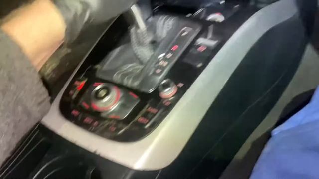 Разборка Audi - A4 (B8) 2011-2015, 2.0 (VIN: WAUZZZ8K8DA219681) FV13NCZ смотреть онлайн