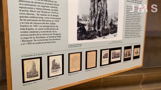 Inside the Basilica De La Sagrada Familia in Barcelona, Spain 2022 смотреть онлайн