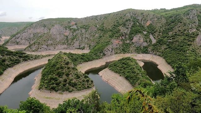 Дикий Запад Сербии: каньон реки Увац, водопад Гостилье, пещера Стопича смотреть онлайн