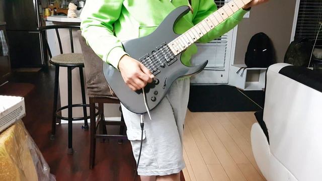 Ibanez GRG170dx смотреть онлайн