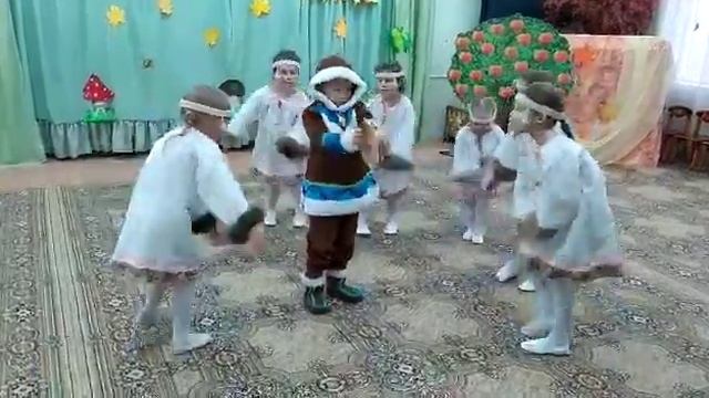 Танец якутов. Постановка Соболевой Яны Петровны, мамы Соболевой Маши. смотреть онлайн