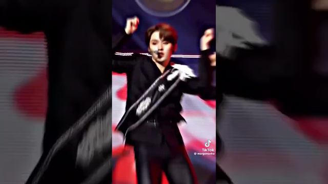 STRAY KIDS & Александр Рева #kpop #skz #music смотреть онлайн