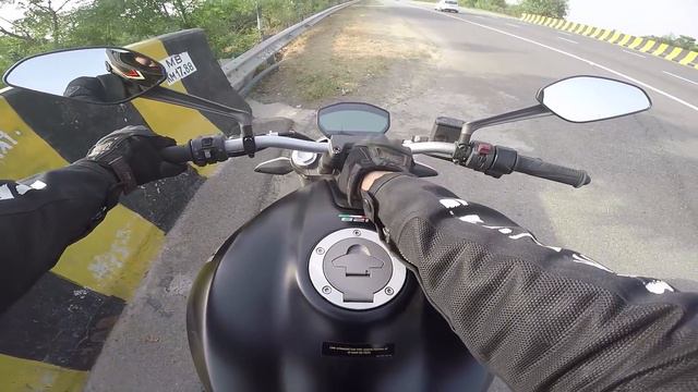 DUCATI MONSTER 821 Top Speed Run | Yamuna Expressway