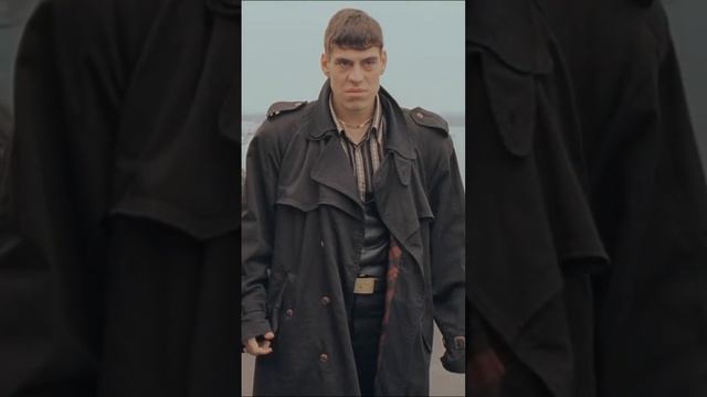 Неуловимые бандиты из жмурок #фильм #кино #моментизфильма #сериал #бандиты #ворвзаконе #бандит смотреть онлайн