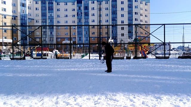 ⚽Чеканка мяча на снегу - 2°❄️ 6 апреля 2021 г., Салехард ул. Зои Космодемьянской, 69↩️