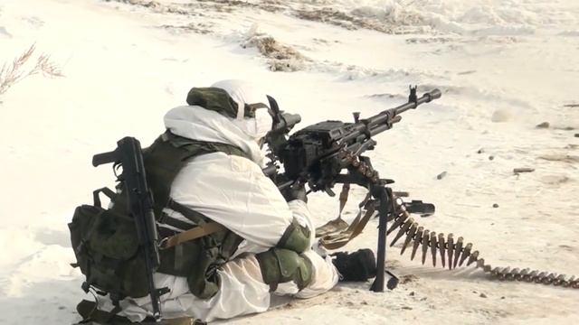 Горные стрелки в Туве осваивают скоростную стрельбу из оружия на лыжах смотреть онлайн