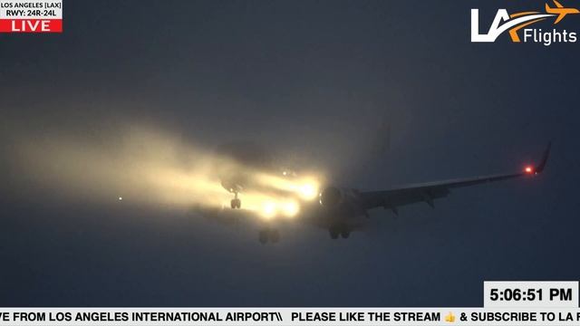 BEAUTIFUL Runway Lights at Los Angeles International Airport | LA Flights LIVE Highlights смотреть онлайн