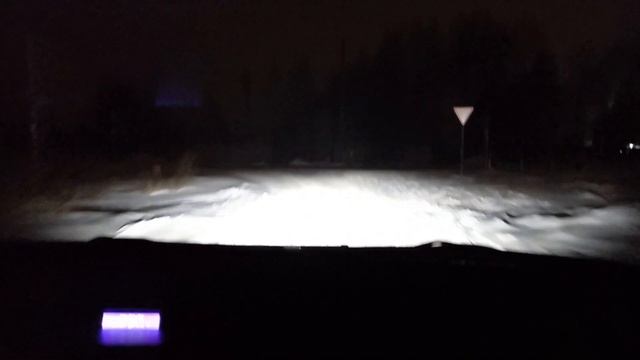 Би-линзы DIXEL и светодиодные лампы F5C  уже на авто.